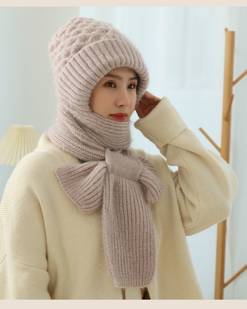 Women’s Fleece-Lined Winter Hat & Knitted Scarf Set