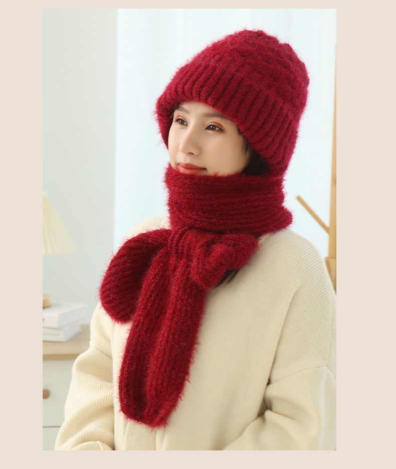 Women’s Fleece-Lined Winter Hat & Knitted Scarf Set