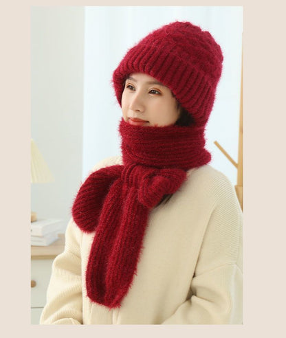 Women’s Fleece-Lined Winter Hat & Knitted Scarf Set